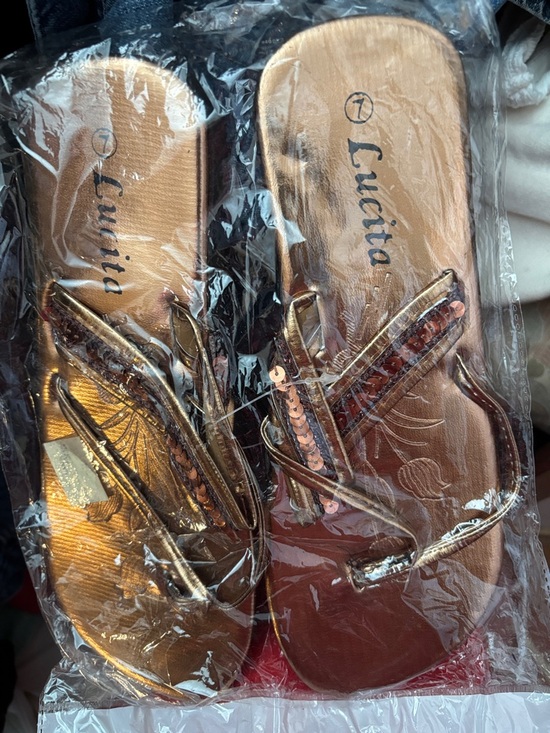 Shoes - Lucita Gold Sequin Slip-On Sandals 7 Brand New
